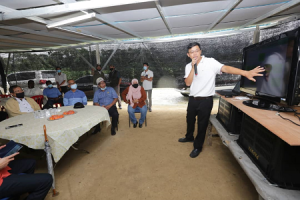 Lawatan YBTM I ke Projek Fetigasi Betik