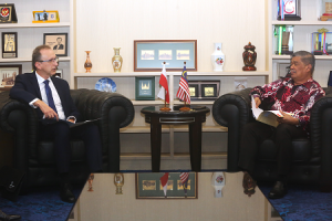 Kunjungan Hormat Delegasi Poland ke atas YB Menteri KPKM